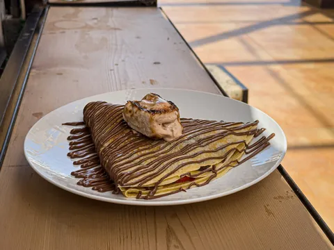 Crepa Ainara con Nutella, chocolate y malvavisco