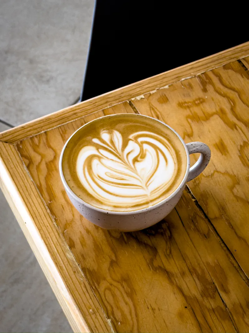 Flat white con arte latte